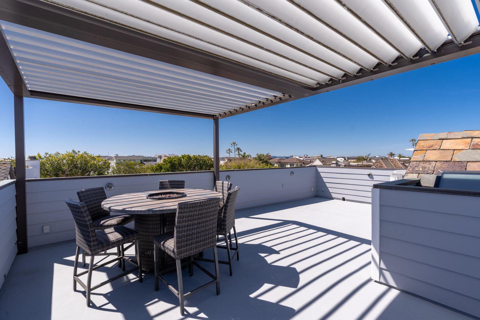 Newport Beach, California, 92661, United States, 4 Bedrooms Bedrooms, ,4 BathroomsBathrooms,Residential,For Sale,1849950