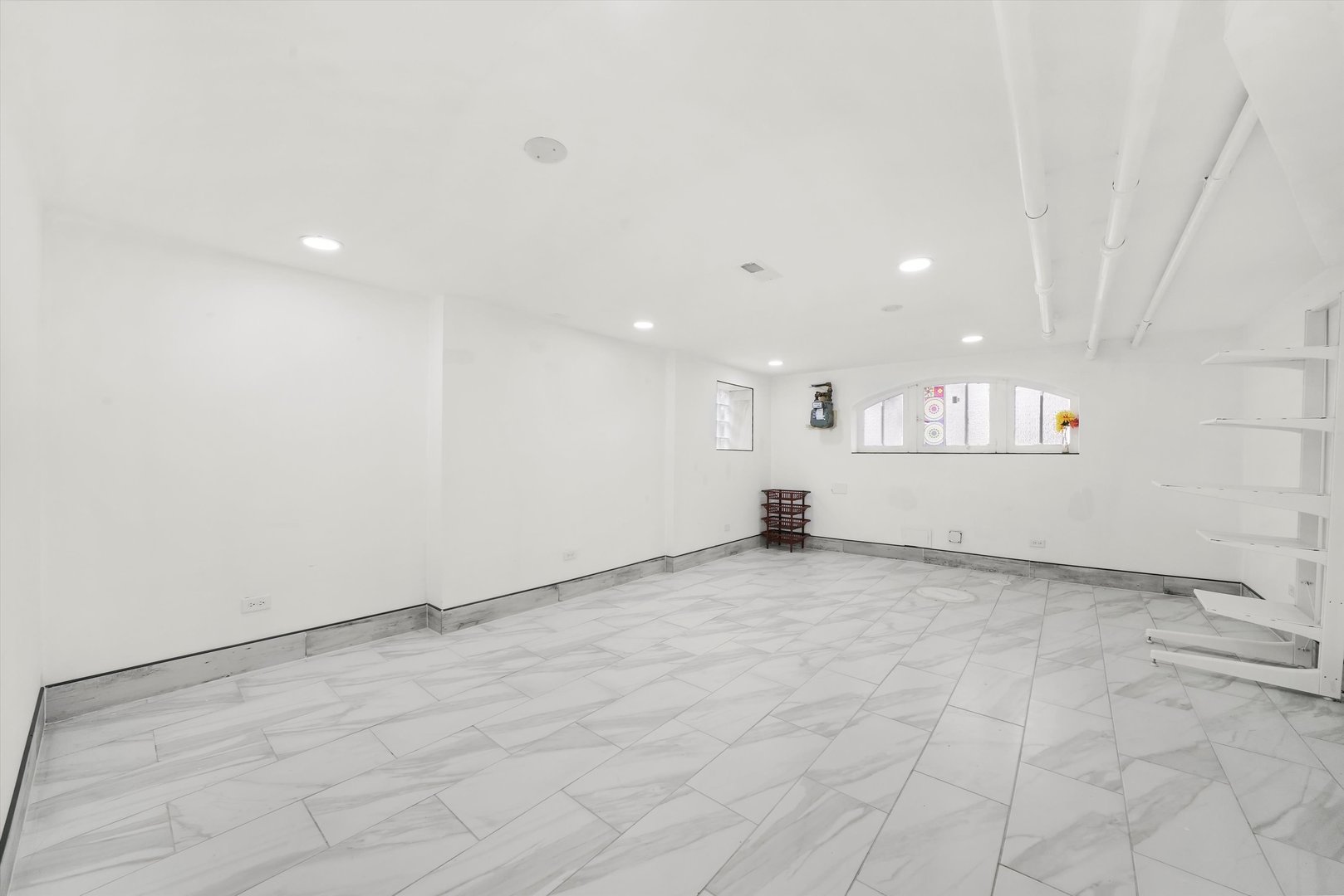 Chicago, Illinois, 60630, United States, 8 Bedrooms Bedrooms, ,3 BathroomsBathrooms,Residential,For Sale,1892523