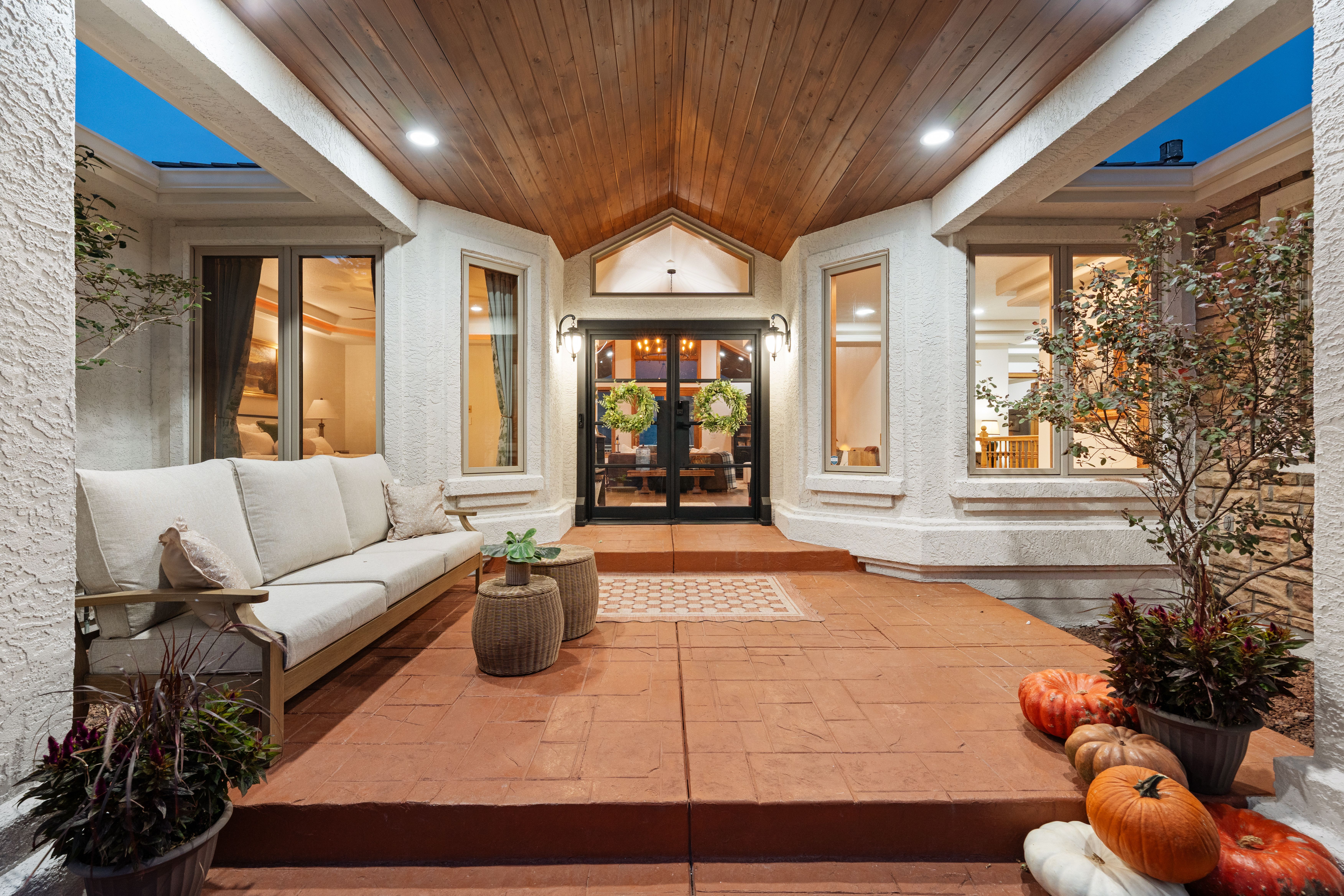  Remodeled 6,100 sq ft rancher on a magical setting spanning 72 acres - 物件實景