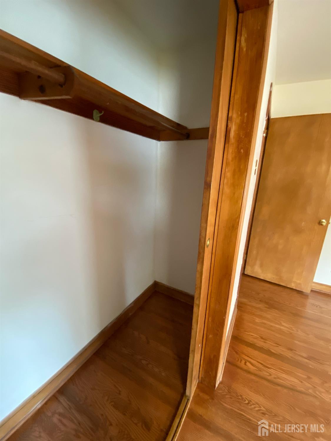 East Brunswick, New Jersey, 08816, United States, 5 Bedrooms Bedrooms, ,2 BathroomsBathrooms,Residential,For Sale,1956516