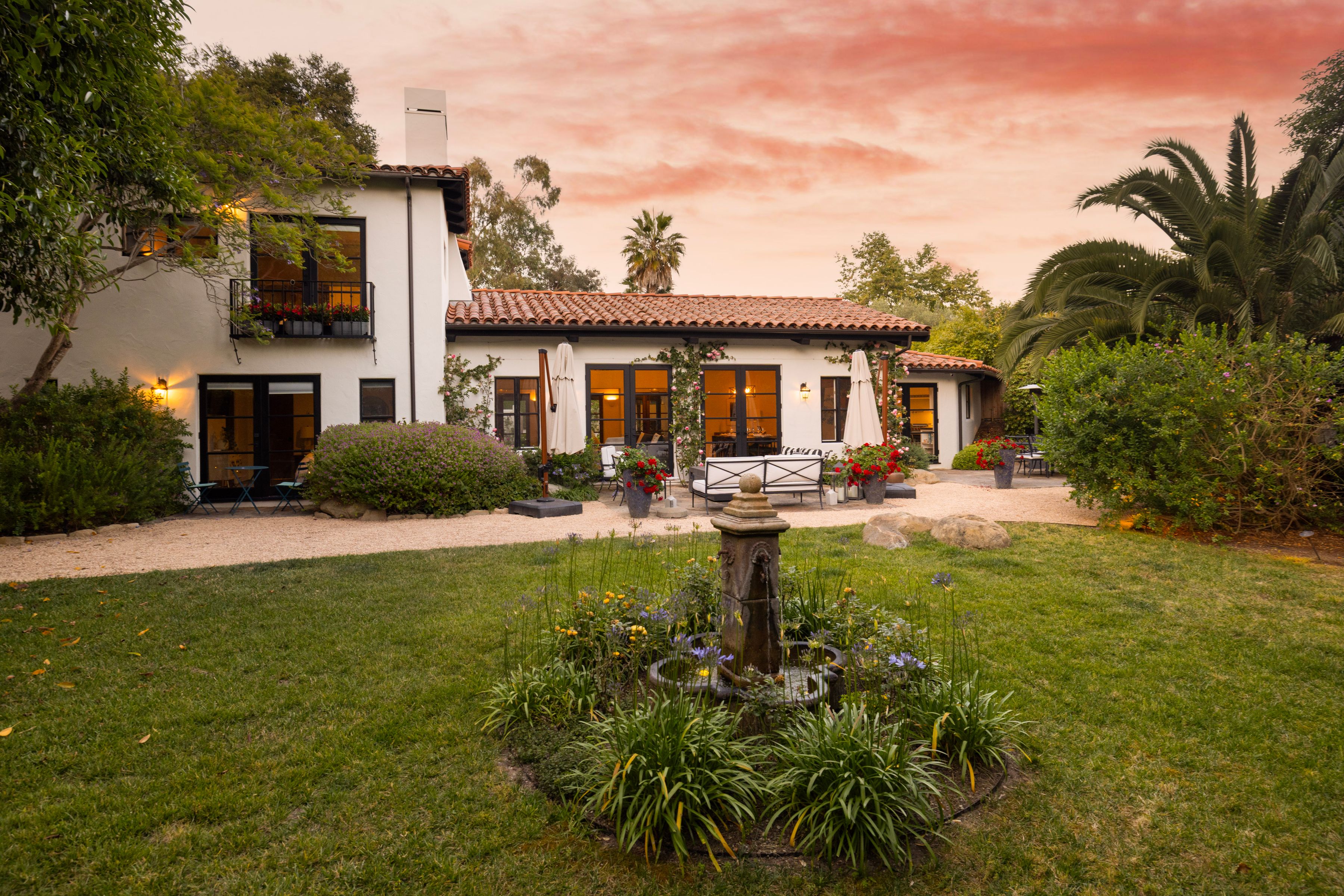  Renovated Spanish-Style Hacienda - 物件實景