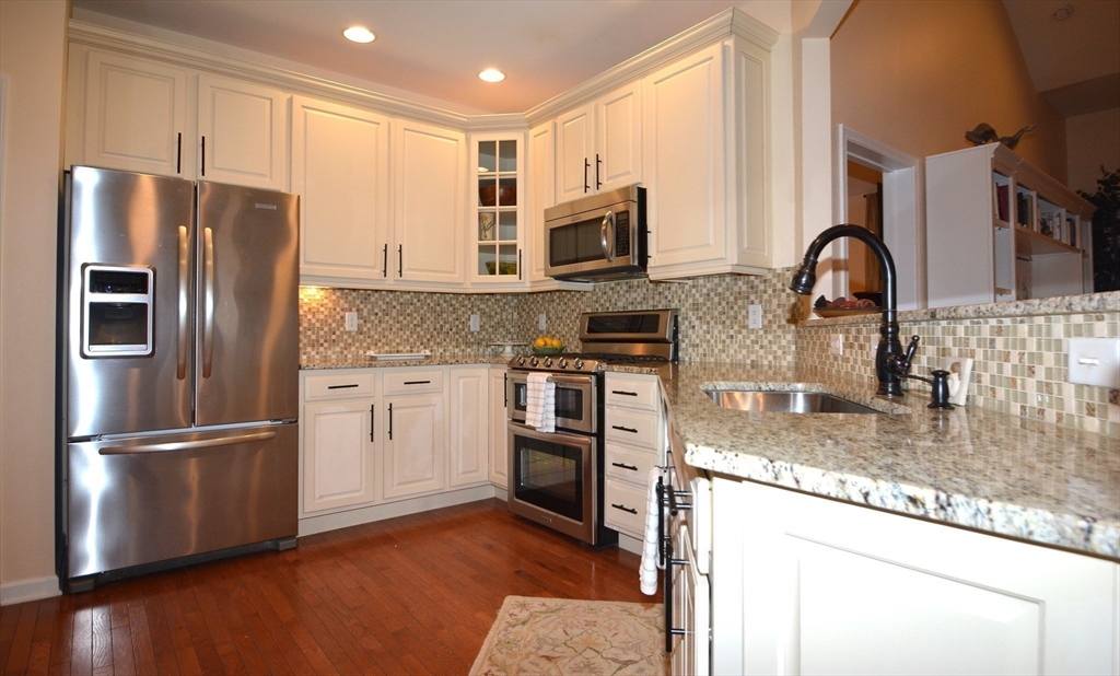 Methuen, Massachusetts, 01844, United States, 2 Bedrooms Bedrooms, ,3 BathroomsBathrooms,Residential,For Sale,1999139