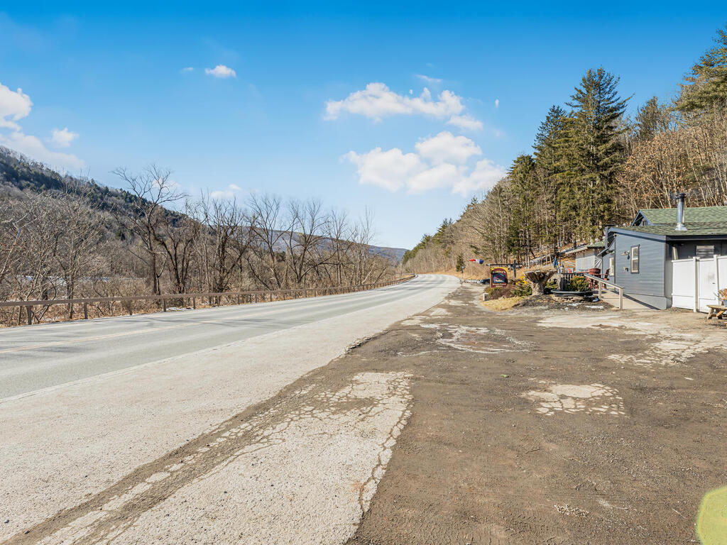 Middletown, New York, 12406, United States, ,1 BathroomBathrooms,Residential,For Sale,1976639