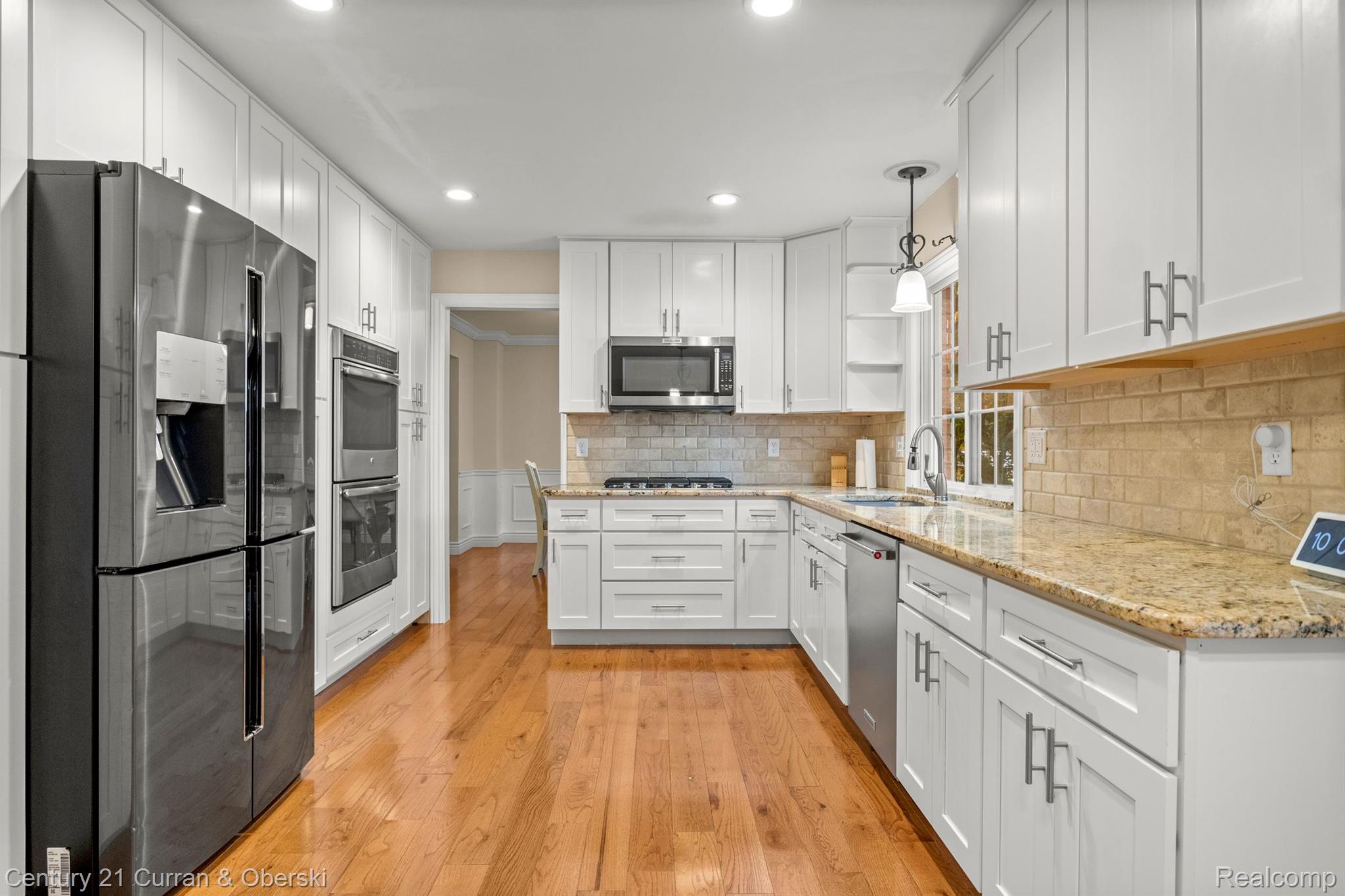 West Bloomfield Charter Township, Michigan, 48322, United States, 4 Bedrooms Bedrooms, ,3 BathroomsBathrooms,Residential,For Sale,1977559