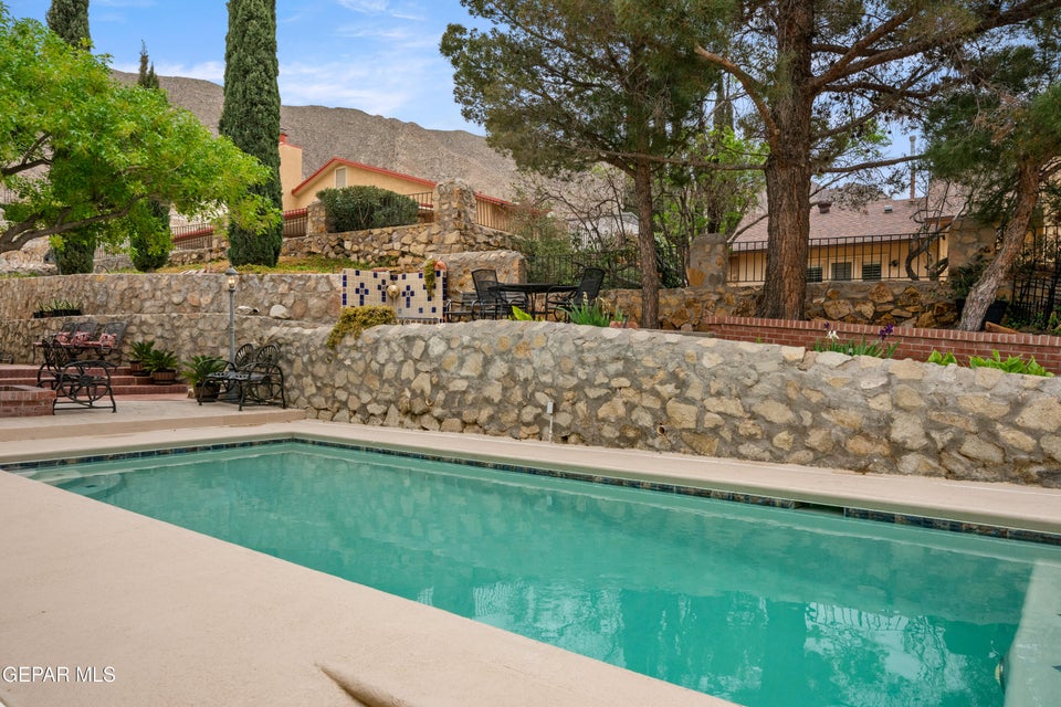 El Paso, Texas, 79912, United States, 4 Bedrooms Bedrooms, ,2 BathroomsBathrooms,Residential,For Sale,1921658