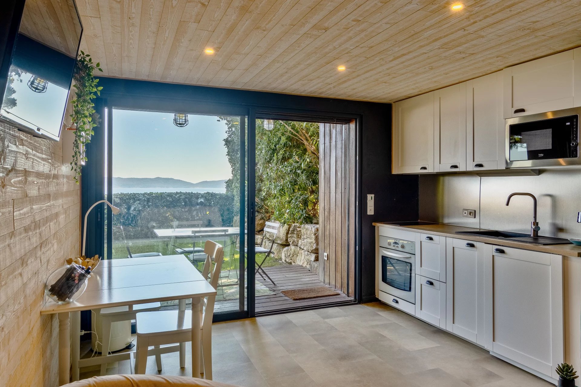 Cavalaire-sur-Mer, Provence-Alpes-Côte d’Azur, 83240, FR, 7 Bedrooms Bedrooms, ,9 BathroomsBathrooms,Residential,For Sale,1987792