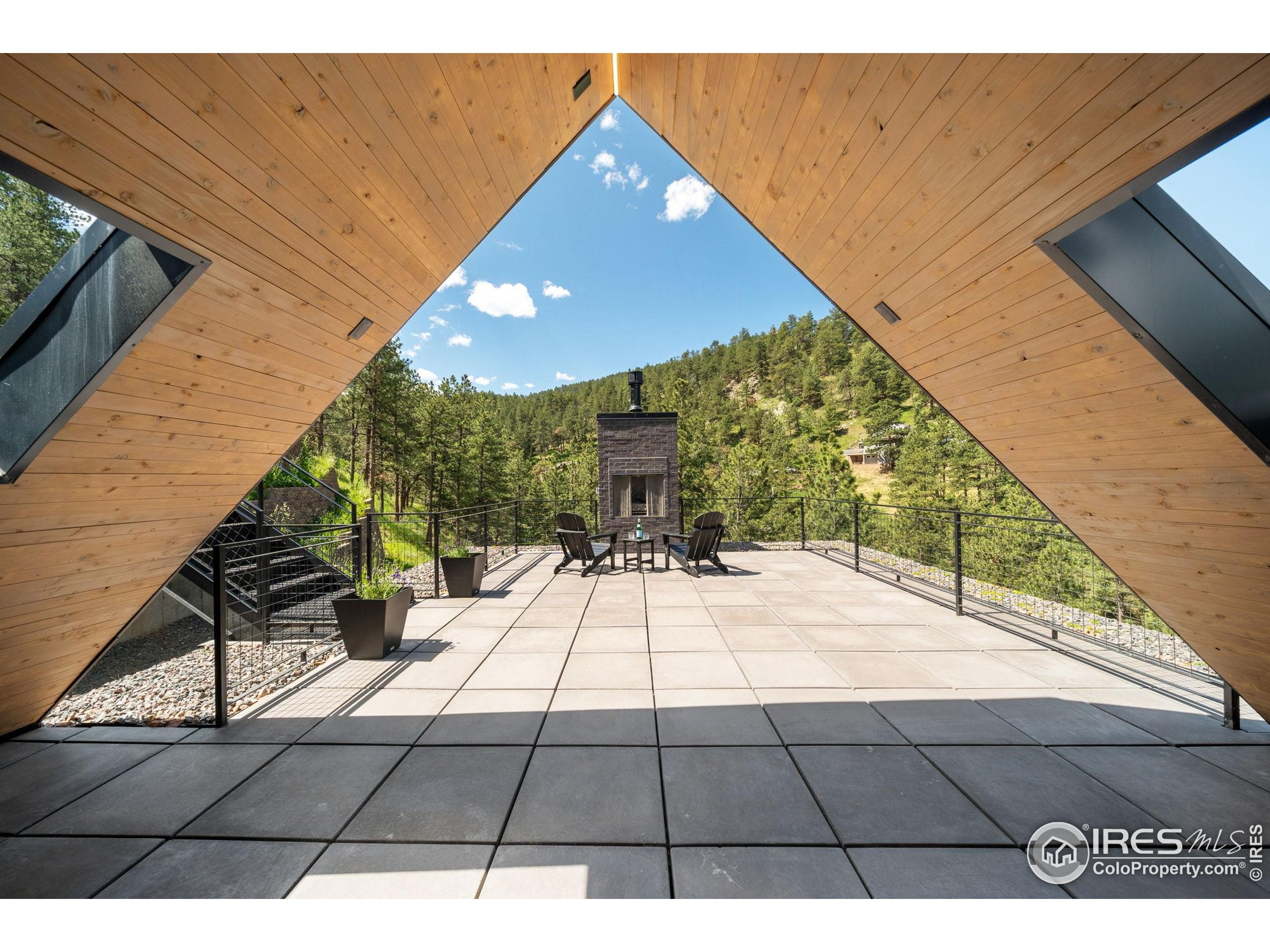 Boulder, Colorado, 80302, United States, 4 Bedrooms Bedrooms, ,3 BathroomsBathrooms,Residential,For Sale,1947999