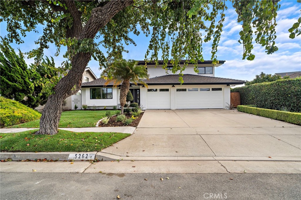 Huntington Beach, California, 92649, United States, 5 Bedrooms Bedrooms, ,4 BathroomsBathrooms,Residential,For Sale,1986485