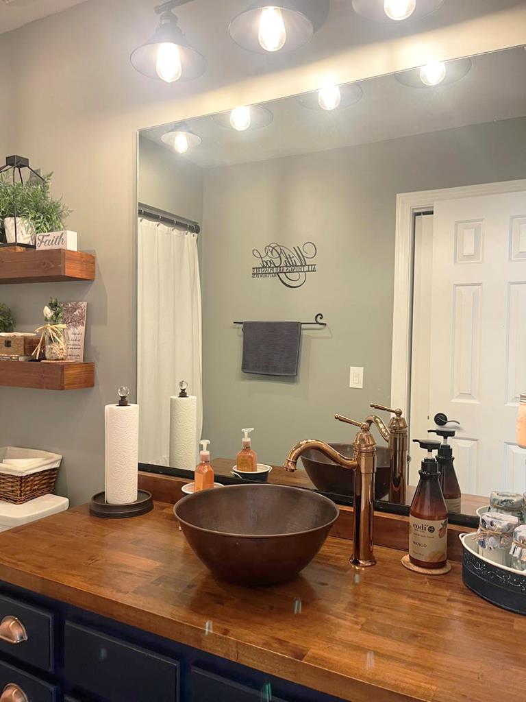 Hiawassee, Georgia, 30546, United States, 3 Bedrooms Bedrooms, ,2 BathroomsBathrooms,Residential,For Sale,1761717
