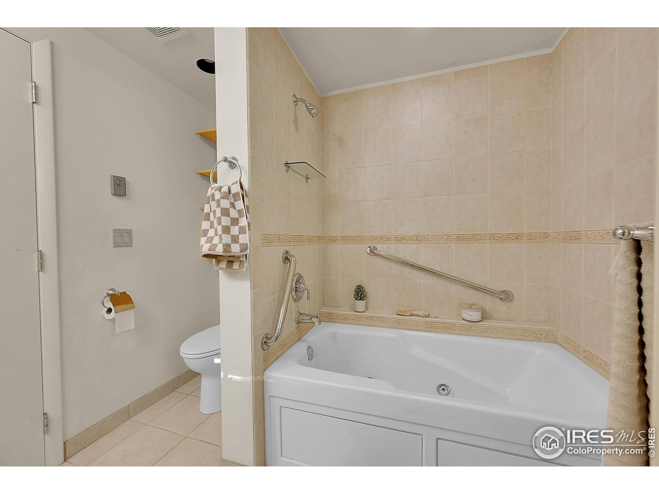 Boulder, Colorado, 80304, United States, 2 Bedrooms Bedrooms, ,2 BathroomsBathrooms,Residential,For Sale,1989249