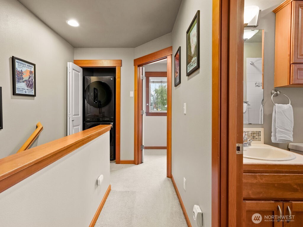 Seattle, Washington, 98144, United States, 2 Bedrooms Bedrooms, ,2 BathroomsBathrooms,Residential,For Sale,1987312