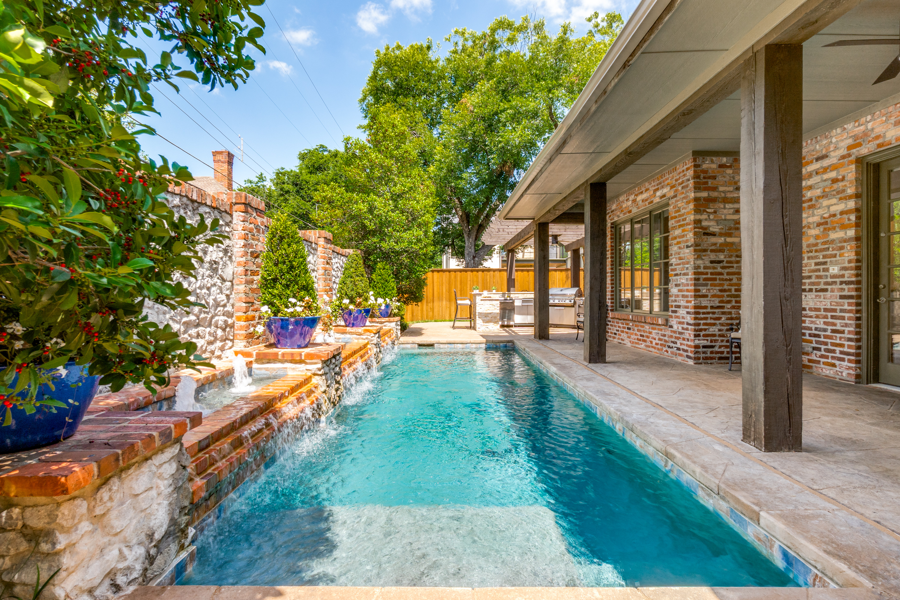  Updated European Transitional in the heart of Preston Hollow - 物件實景