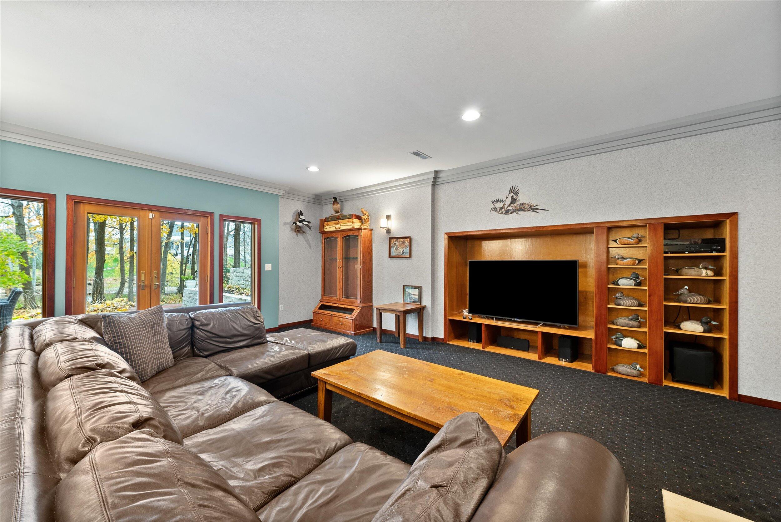 Grafton, Wisconsin, 53024, United States, 4 Bedrooms Bedrooms, ,6 BathroomsBathrooms,Residential,For Sale,1989565