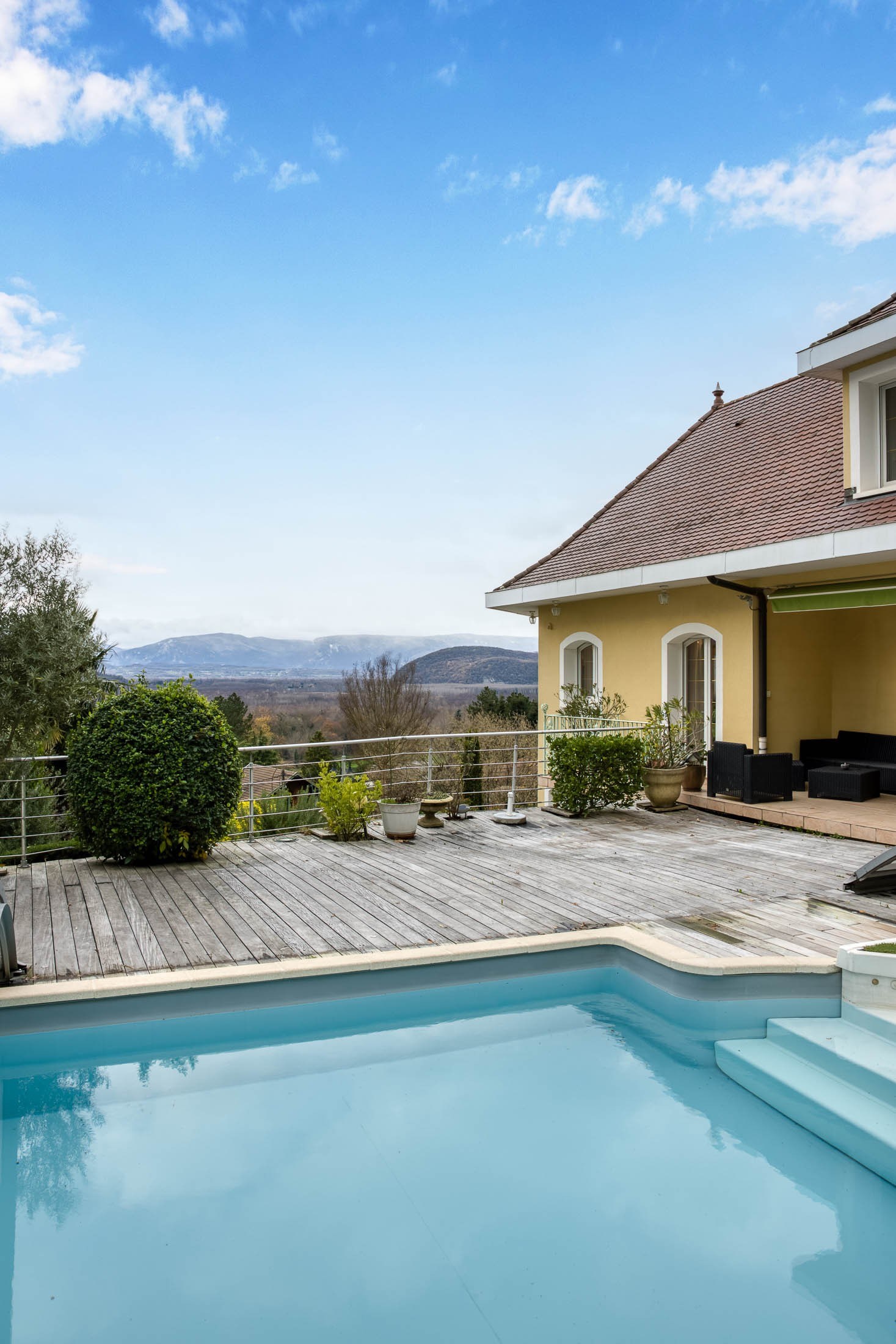  Exceptional Property with Lake and Mountain Views - 物件實景