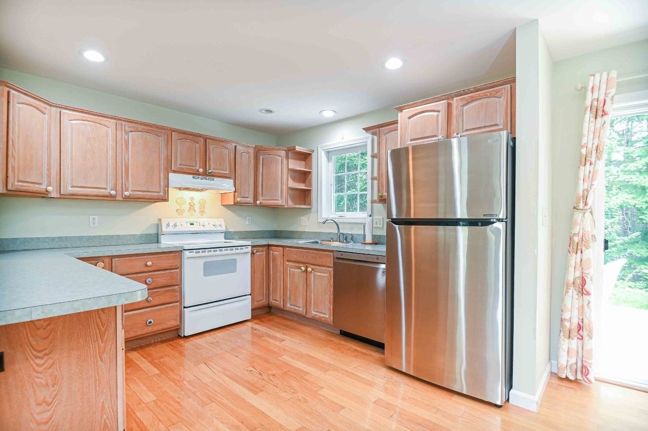York, Maine, 03909, United States, 2 Bedrooms Bedrooms, ,2 BathroomsBathrooms,Residential,For Sale,1896893