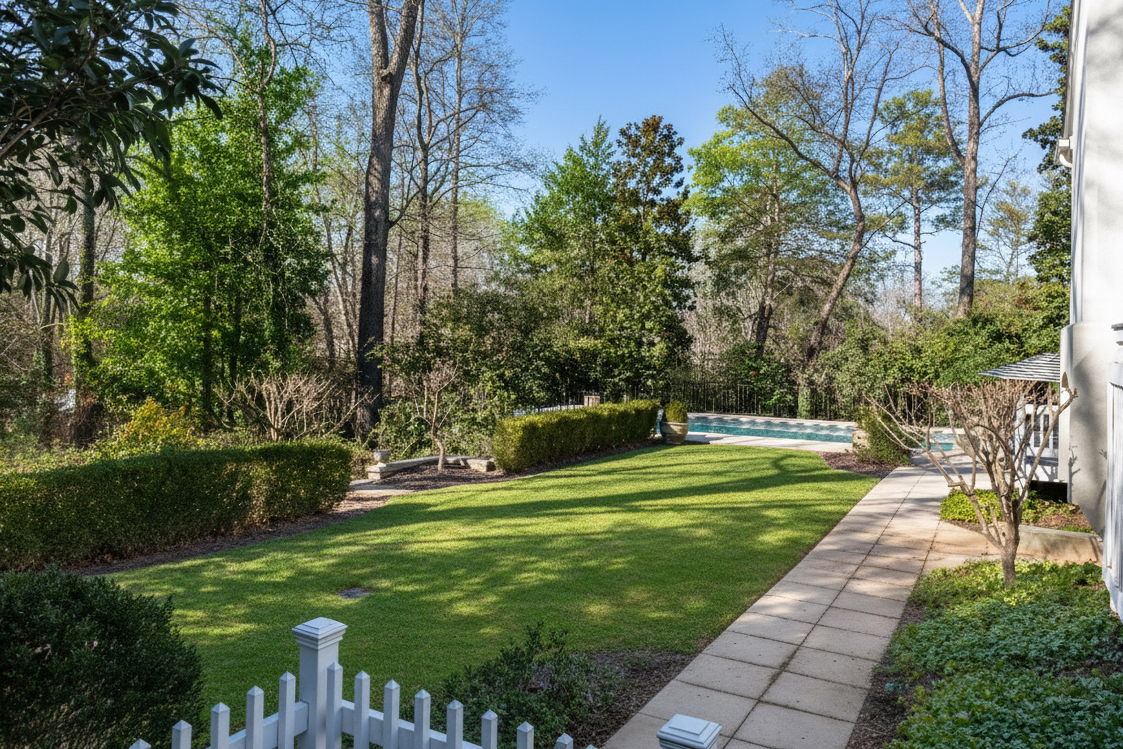  Elegant Traditional Home in Buckhead