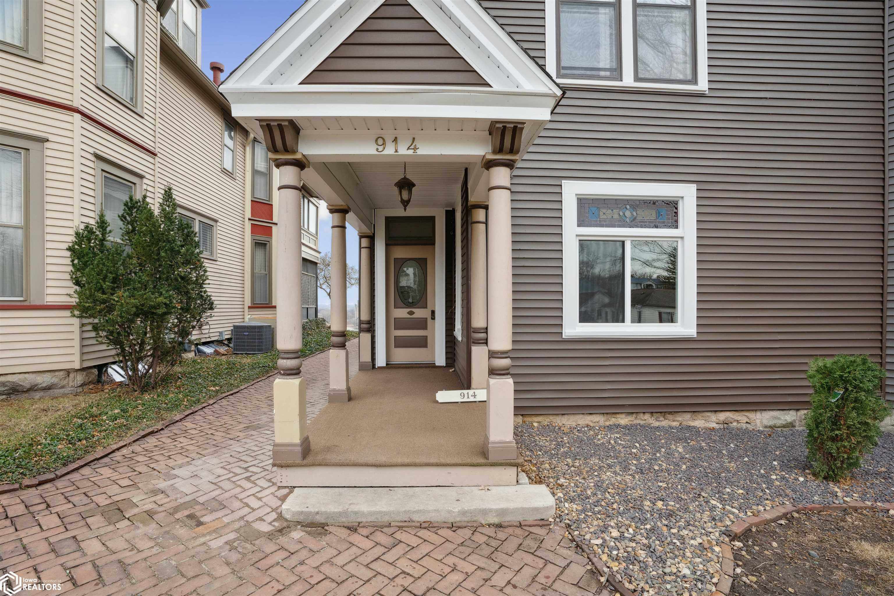 Burlington, Iowa, 52601, United States, 4 Bedrooms Bedrooms, ,3 BathroomsBathrooms,Residential,For Sale,1931272