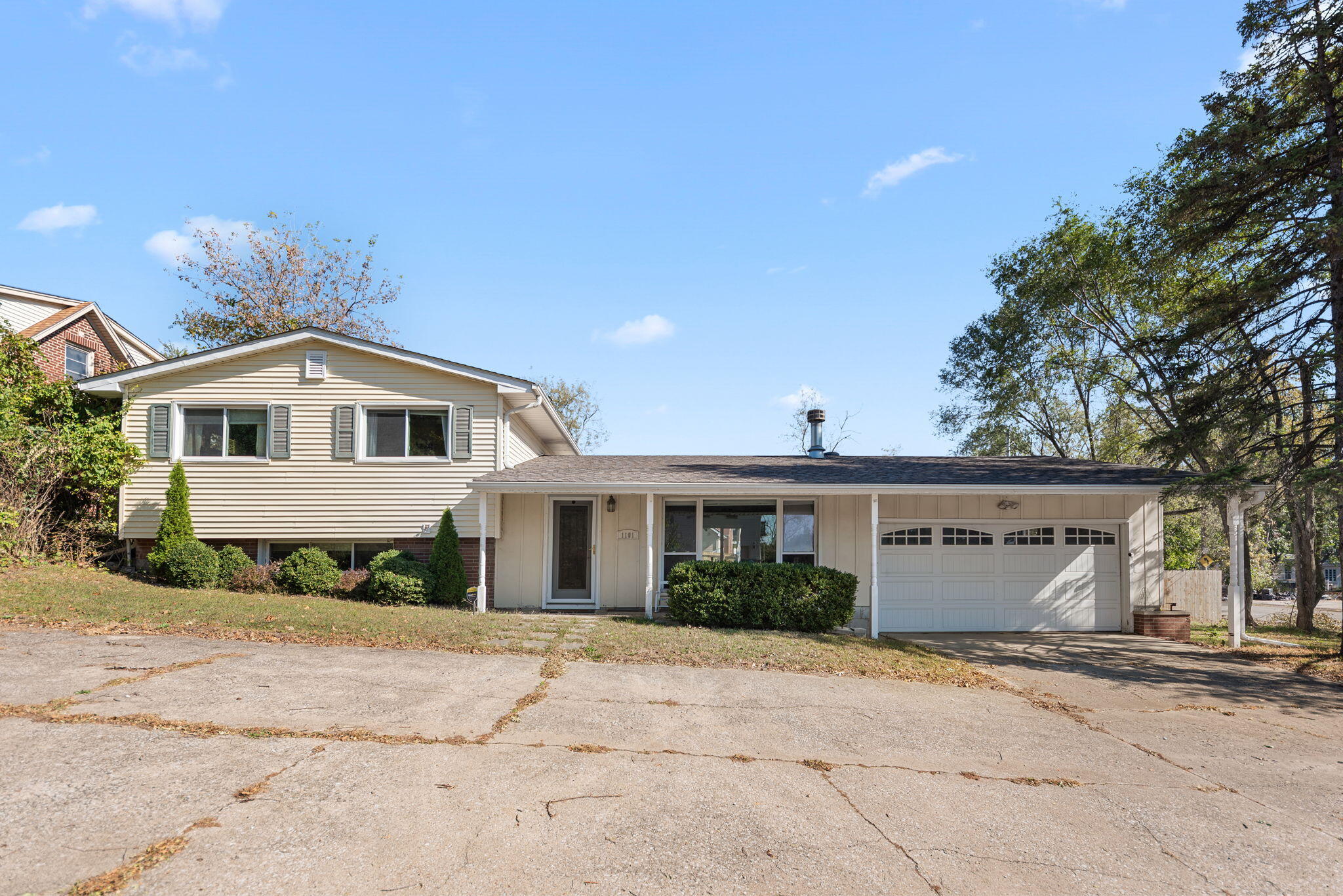 Saint Joseph St, Gary, IN 46403