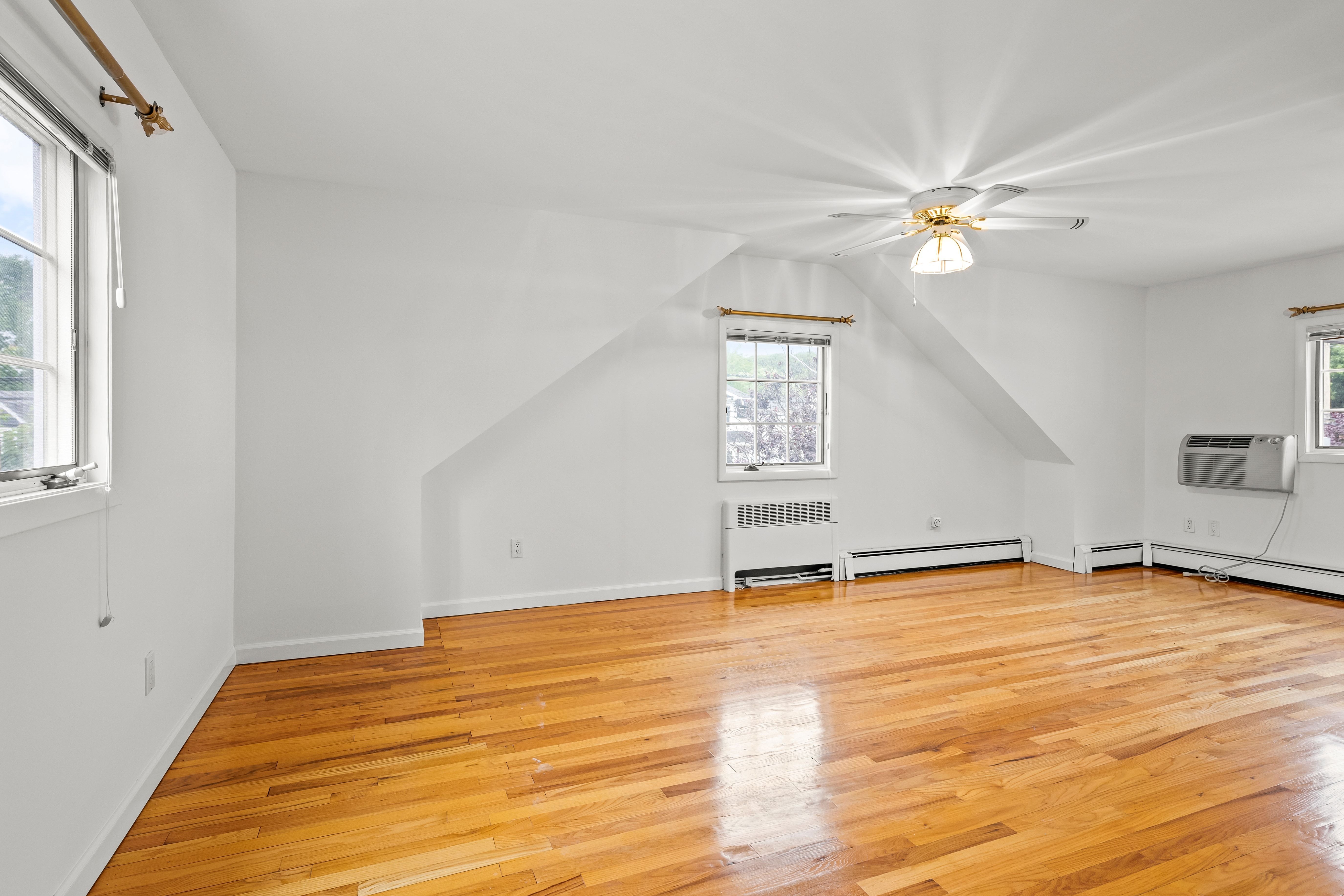  54 Edgewood Road, Port Washington, NY, 11050 - 物件實景