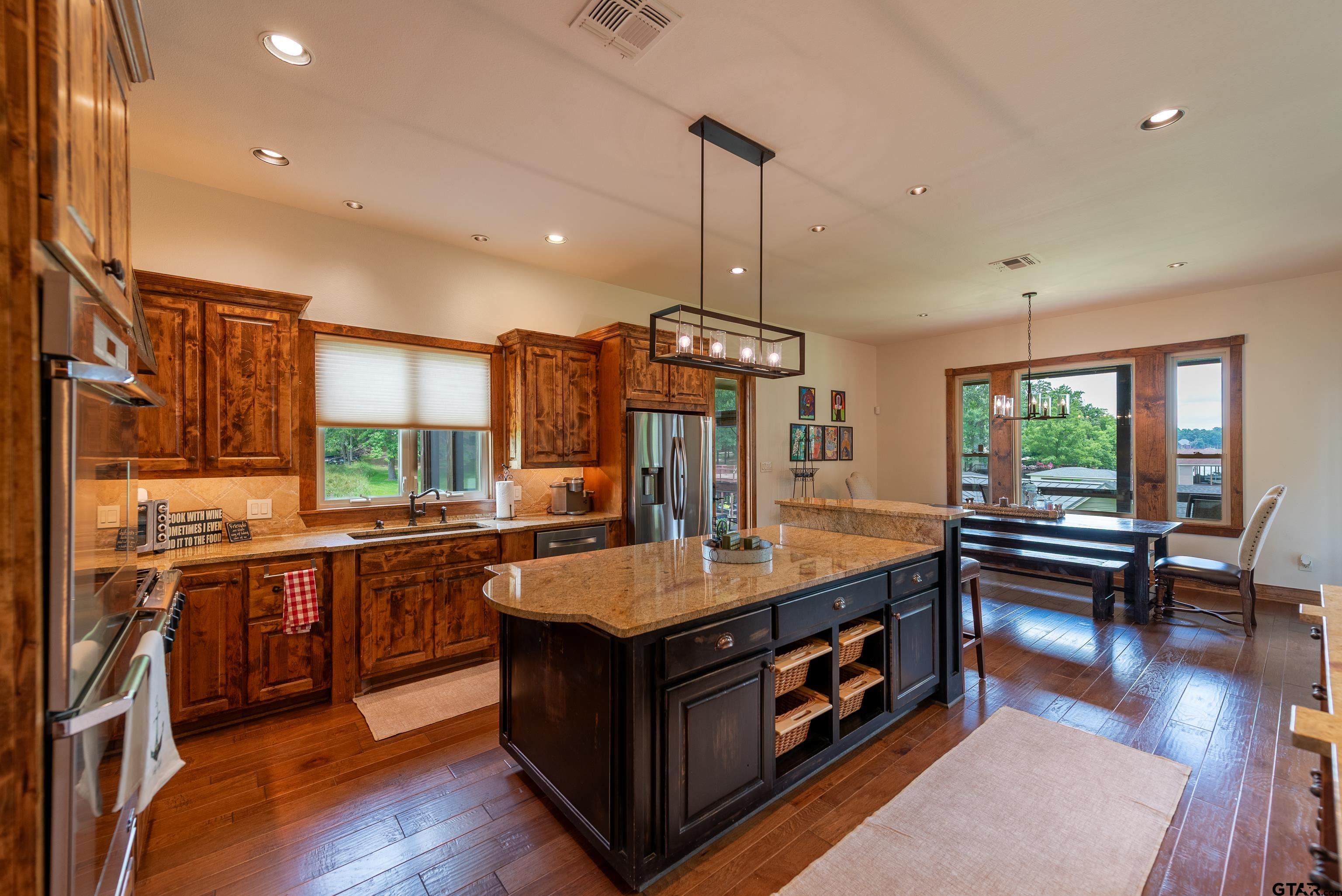 Scroggins, Texas, 75480, United States, 4 Bedrooms Bedrooms, ,5 BathroomsBathrooms,Residential,For Sale,1981840