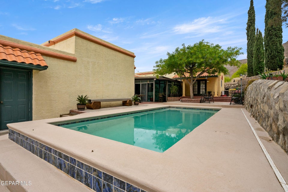 El Paso, Texas, 79912, United States, 4 Bedrooms Bedrooms, ,2 BathroomsBathrooms,Residential,For Sale,1921658