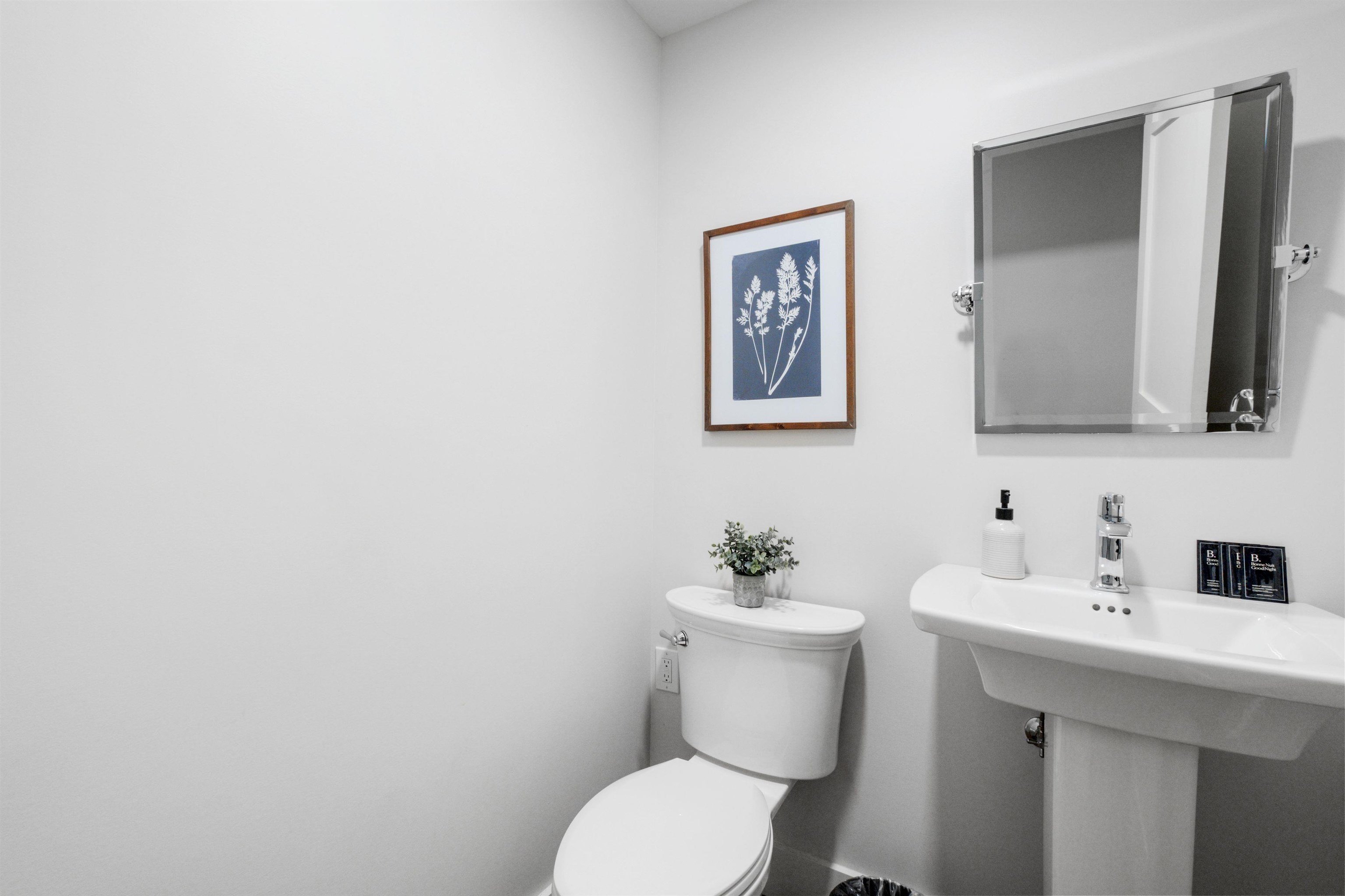 Lincoln, New Hampshire, 03251, United States, 4 Bedrooms Bedrooms, ,4 BathroomsBathrooms,Residential,For Sale,1803073