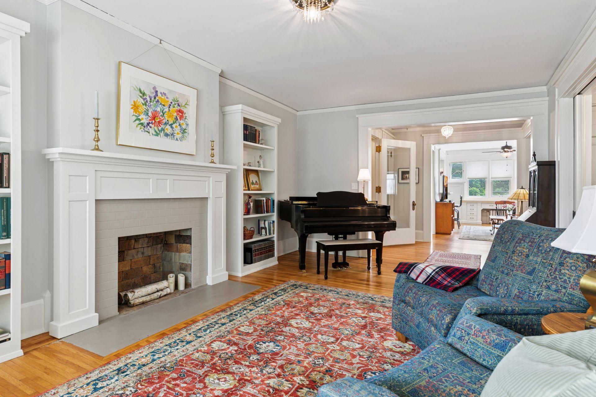 Saint Paul, Minnesota, 55102, United States, 3 Bedrooms Bedrooms, ,1 BathroomBathrooms,Residential,For Sale,1940407