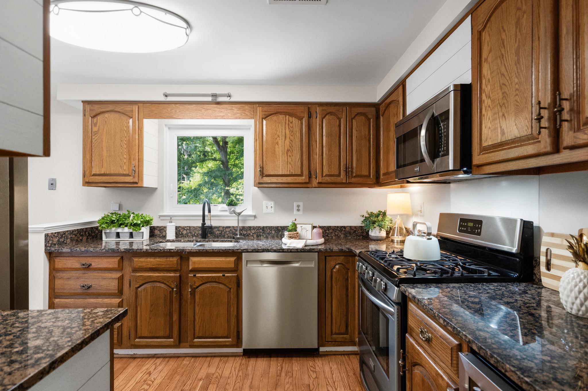  8943 Park Forest Drive, Springfield, VA, 22152 - 物件實景
