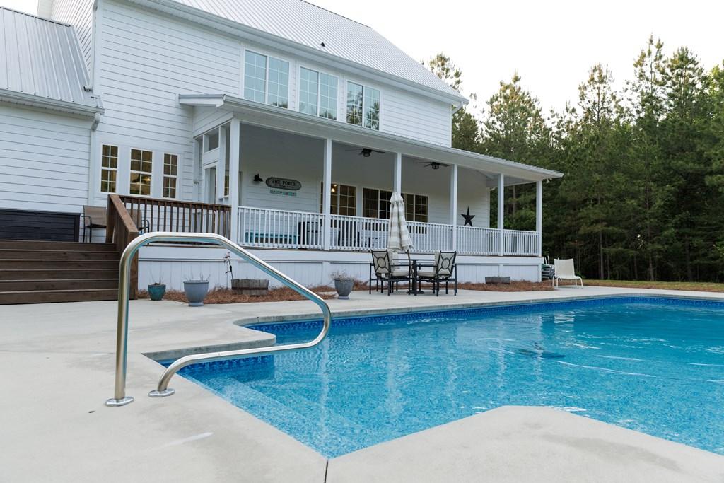CHATSWORTH, Georgia, 30705, United States, 3 Bedrooms Bedrooms, ,4 BathroomsBathrooms,Residential,For Sale,1885326