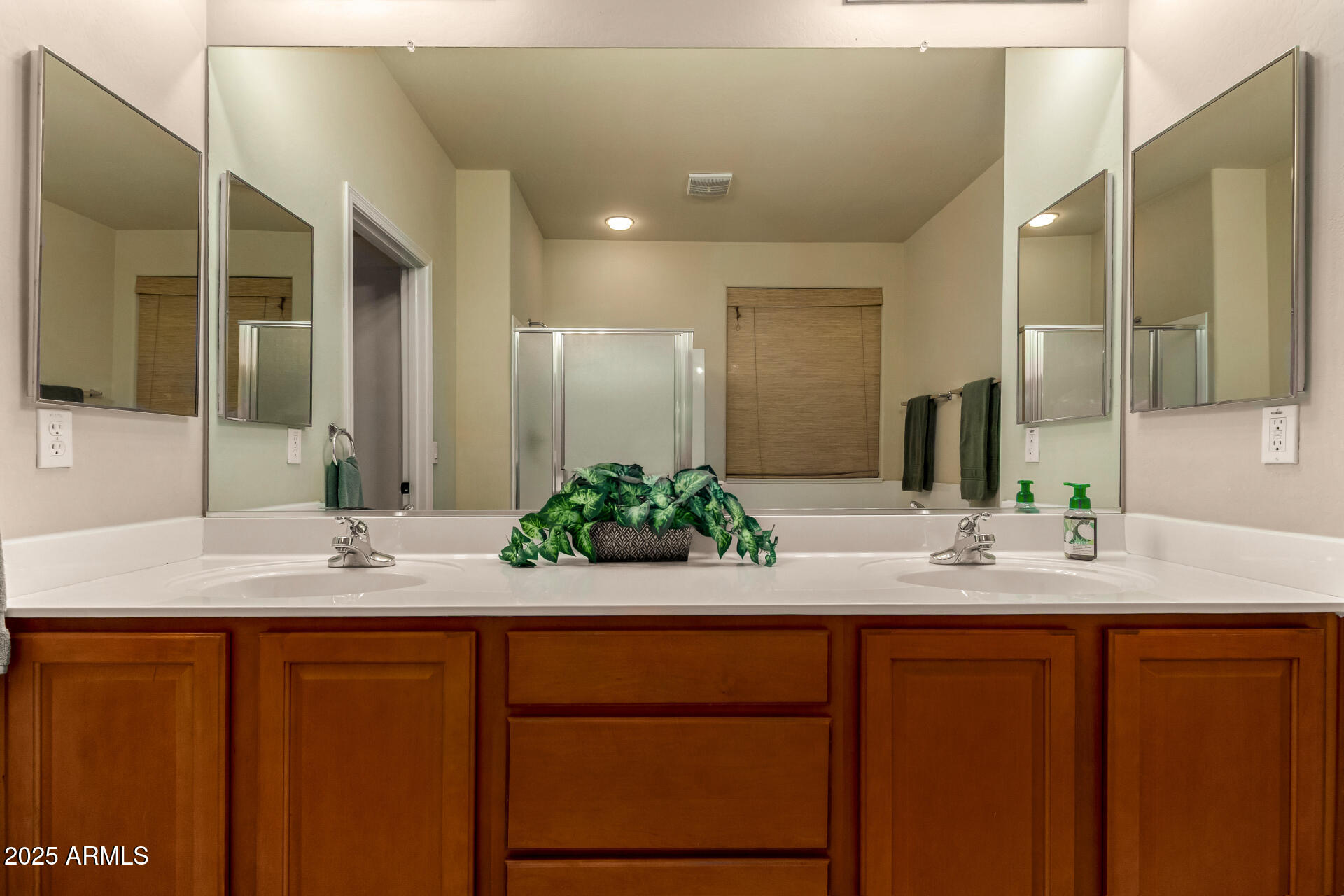 Surprise, Arizona, 85379, United States, 3 Bedrooms Bedrooms, ,2 BathroomsBathrooms,Residential,For Sale,1992144