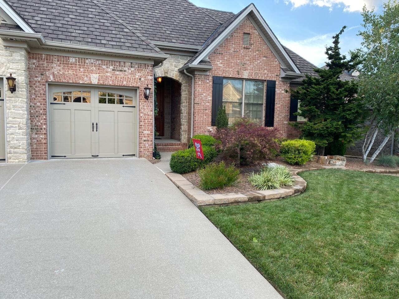 Lexington, Kentucky, 40509, United States, 6 Bedrooms Bedrooms, ,4 BathroomsBathrooms,Residential,For Sale,1785062