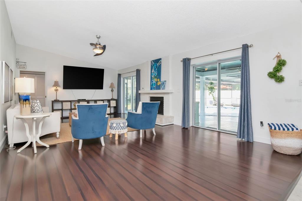 Clearwater, Florida, 33761, United States, 5 Bedrooms Bedrooms, ,3 BathroomsBathrooms,Residential,For Sale,1991990