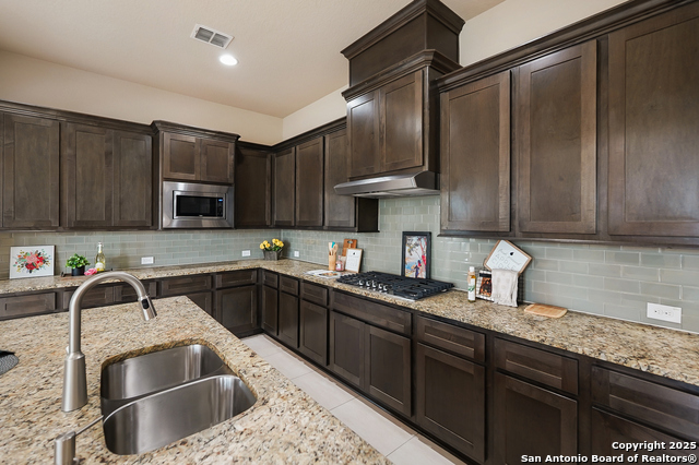 San Antonio, Texas, 78261, United States, 3 Bedrooms Bedrooms, ,4 BathroomsBathrooms,Residential,For Sale,1794798