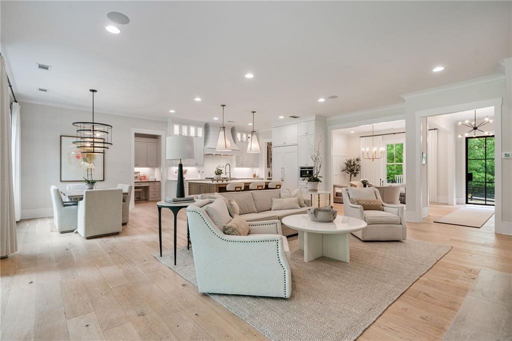 Canton, Georgia, 30115, United States, 5 Bedrooms Bedrooms, ,5 BathroomsBathrooms,Residential,For Sale,1878589