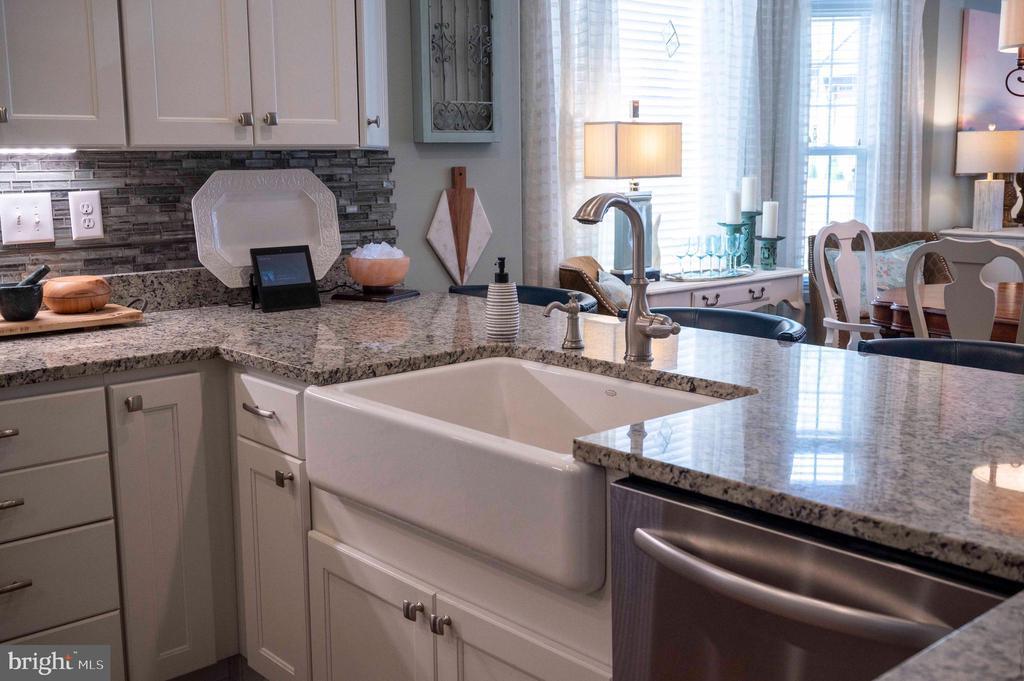 Shepherdstown, West Virginia, 25443, United States, 3 Bedrooms Bedrooms, ,3 BathroomsBathrooms,Residential,For Sale,1951185