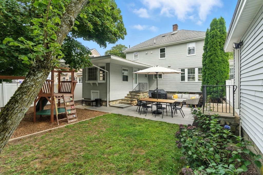Stoneham, Massachusetts, 02180, United States, 3 Bedrooms Bedrooms, ,2 BathroomsBathrooms,Residential,For Sale,1939949