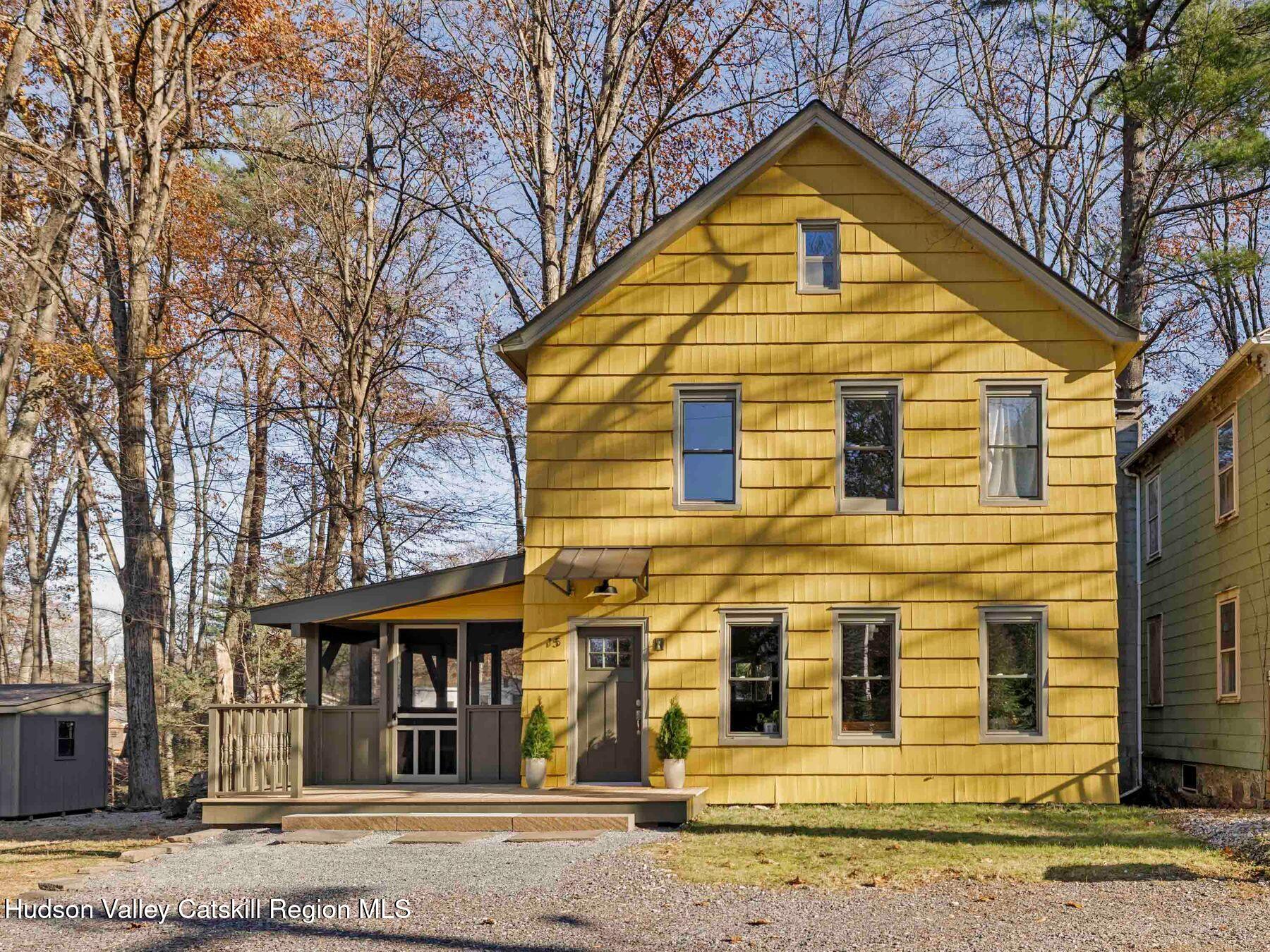 Rosendale, New York, 12472, United States, 3 Bedrooms Bedrooms, ,3 BathroomsBathrooms,Residential,For Sale,1998107