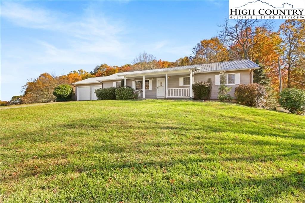 Banner Elk, North Carolina, 28604, United States, 2 Bedrooms Bedrooms, ,2 BathroomsBathrooms,Residential,For Sale,1977010