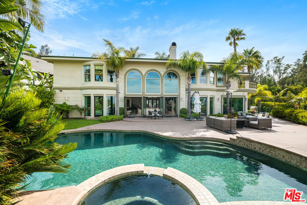 Beverly Hills, California, 90210, United States, 4 Bedrooms Bedrooms, ,5 BathroomsBathrooms,Residential,For Sale,1919871