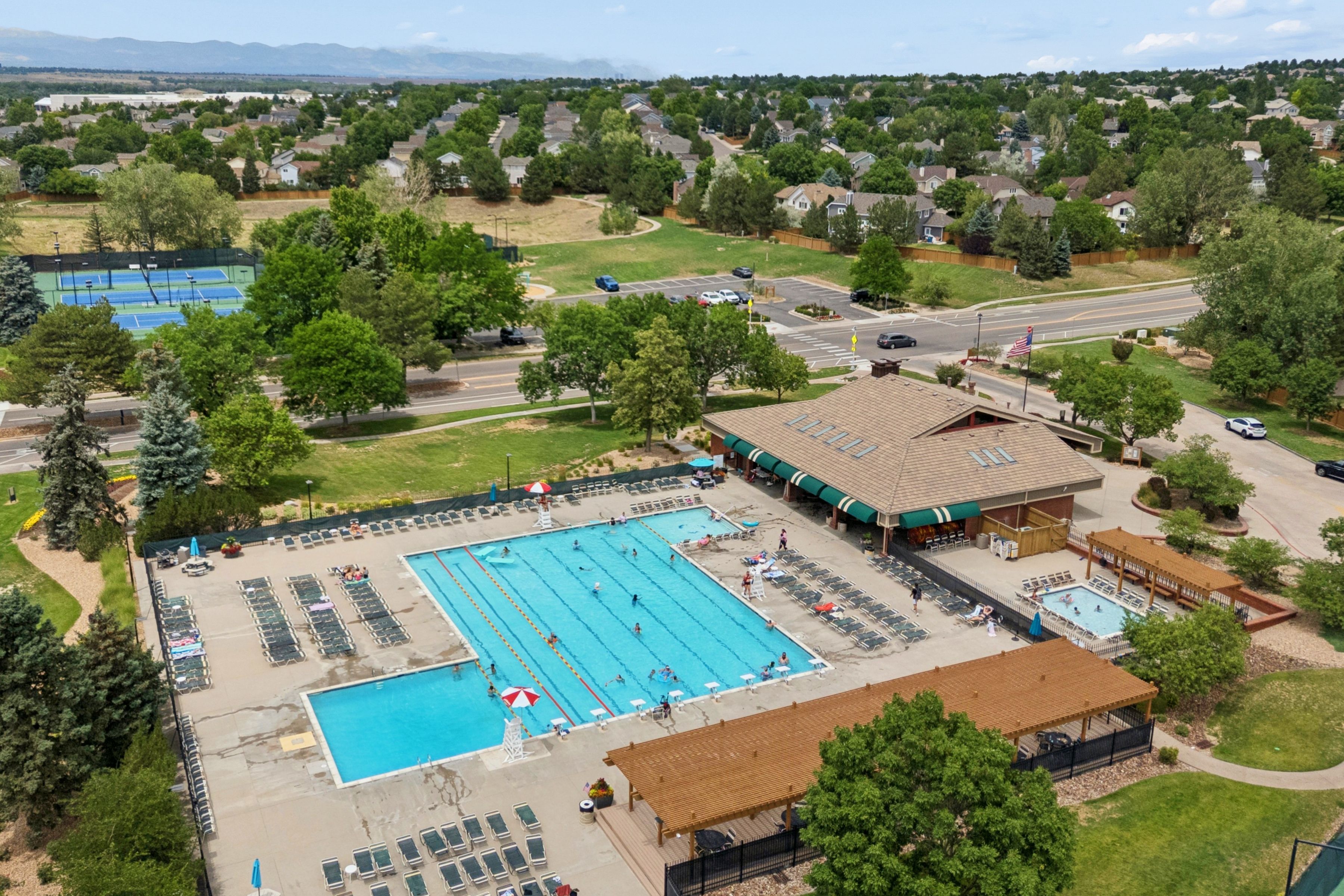  Nestled on a cul-de-sac in the sought-after Piney Creek neighborhood, - 物件實景
