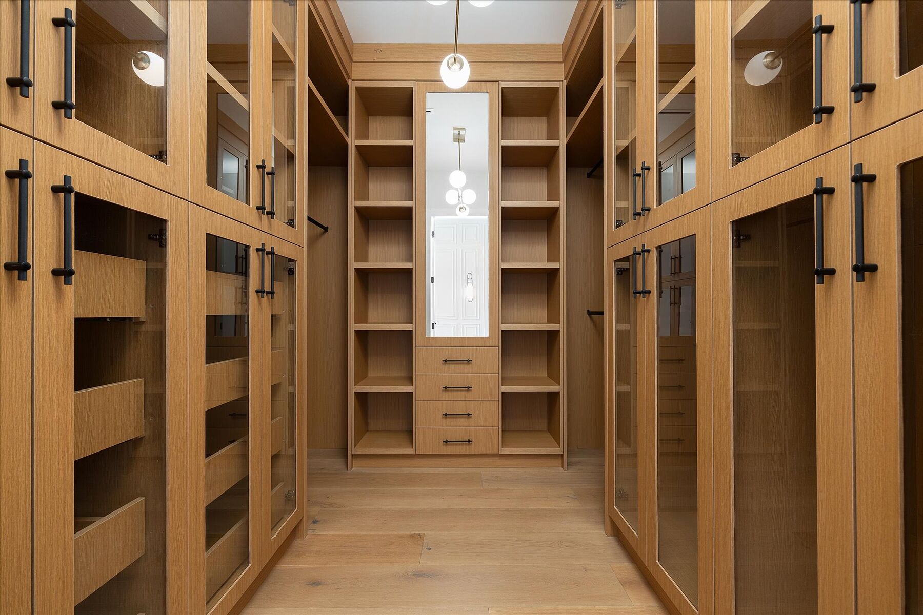 Spacious Modern Build - 物件實景