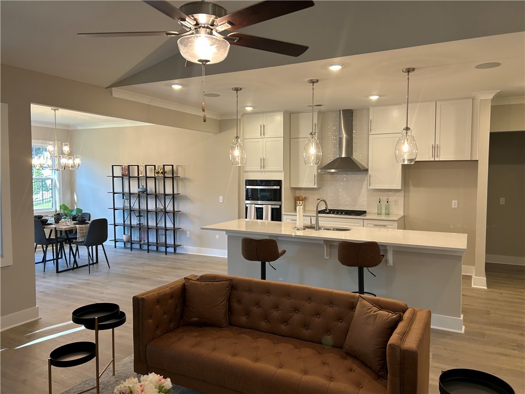 Seneca, South Carolina, 29678, United States, 4 Bedrooms Bedrooms, ,3 BathroomsBathrooms,Residential,For Sale,1900904