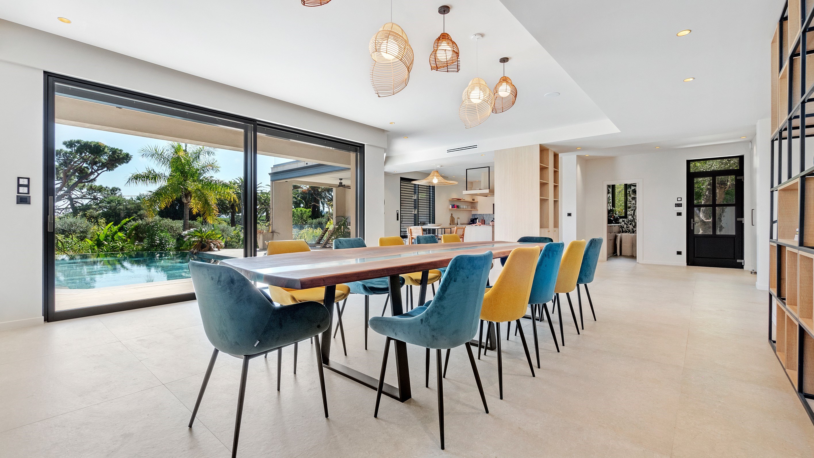  Exceptional contemporary villa for sale in Sainte-Maxime: 440 sqm, 5 bedrooms, … - 物件實景