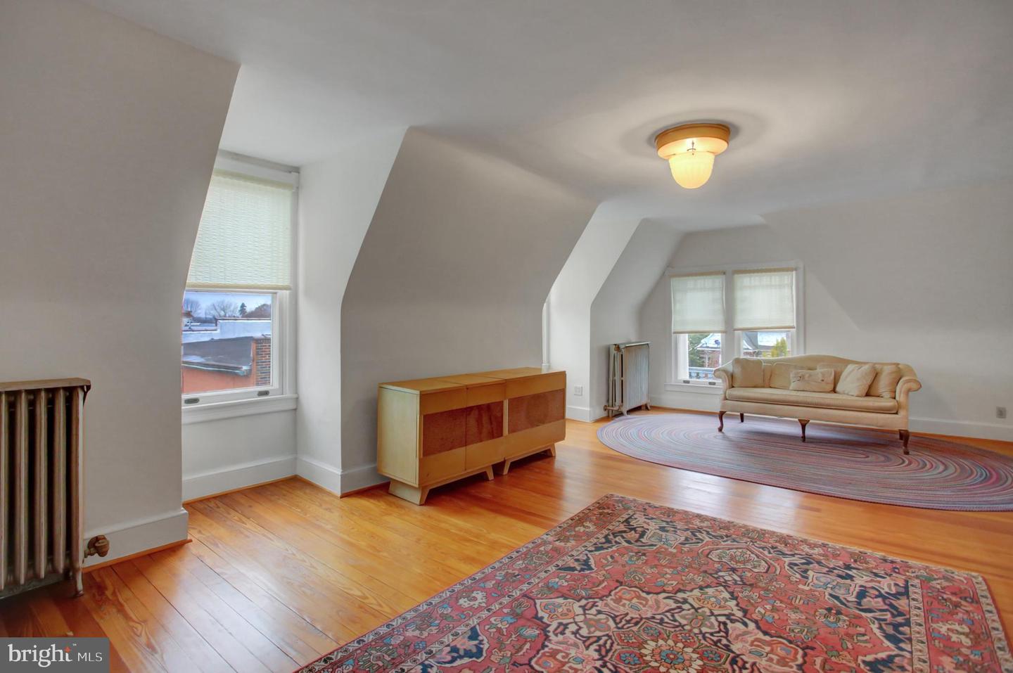 144 W Main Street, Waynesboro, Pennsylvania, 17268, United States, 7 Bedrooms Bedrooms, ,4 BathroomsBathrooms,Residential,For Sale,144 W Main Street,1662574