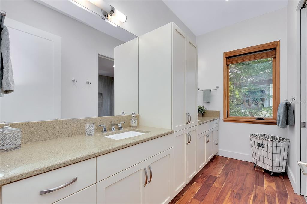 Sarasota, Florida, 34236, United States, 5 Bedrooms Bedrooms, ,6 BathroomsBathrooms,Residential,For Sale,1994803