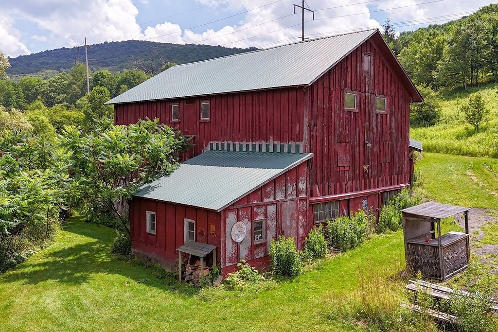 Delhi, New York, 13753, United States, 4 Bedrooms Bedrooms, ,2 BathroomsBathrooms,Residential,For Sale,1906001