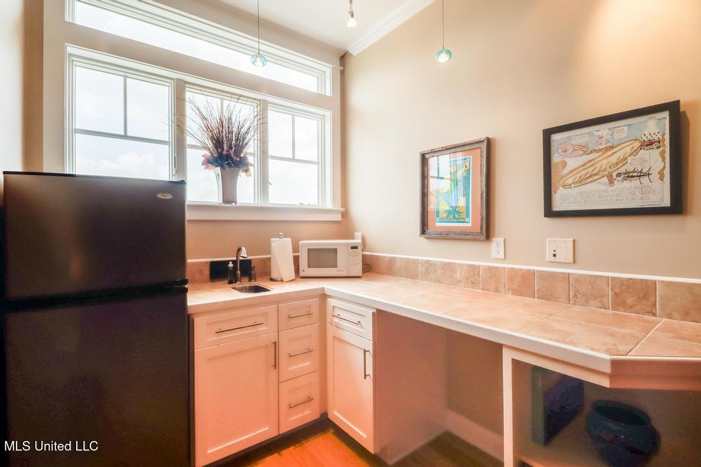 Gulfport, Mississippi, 39507, United States, 4 Bedrooms Bedrooms, ,3 BathroomsBathrooms,Residential,For Sale,1903526