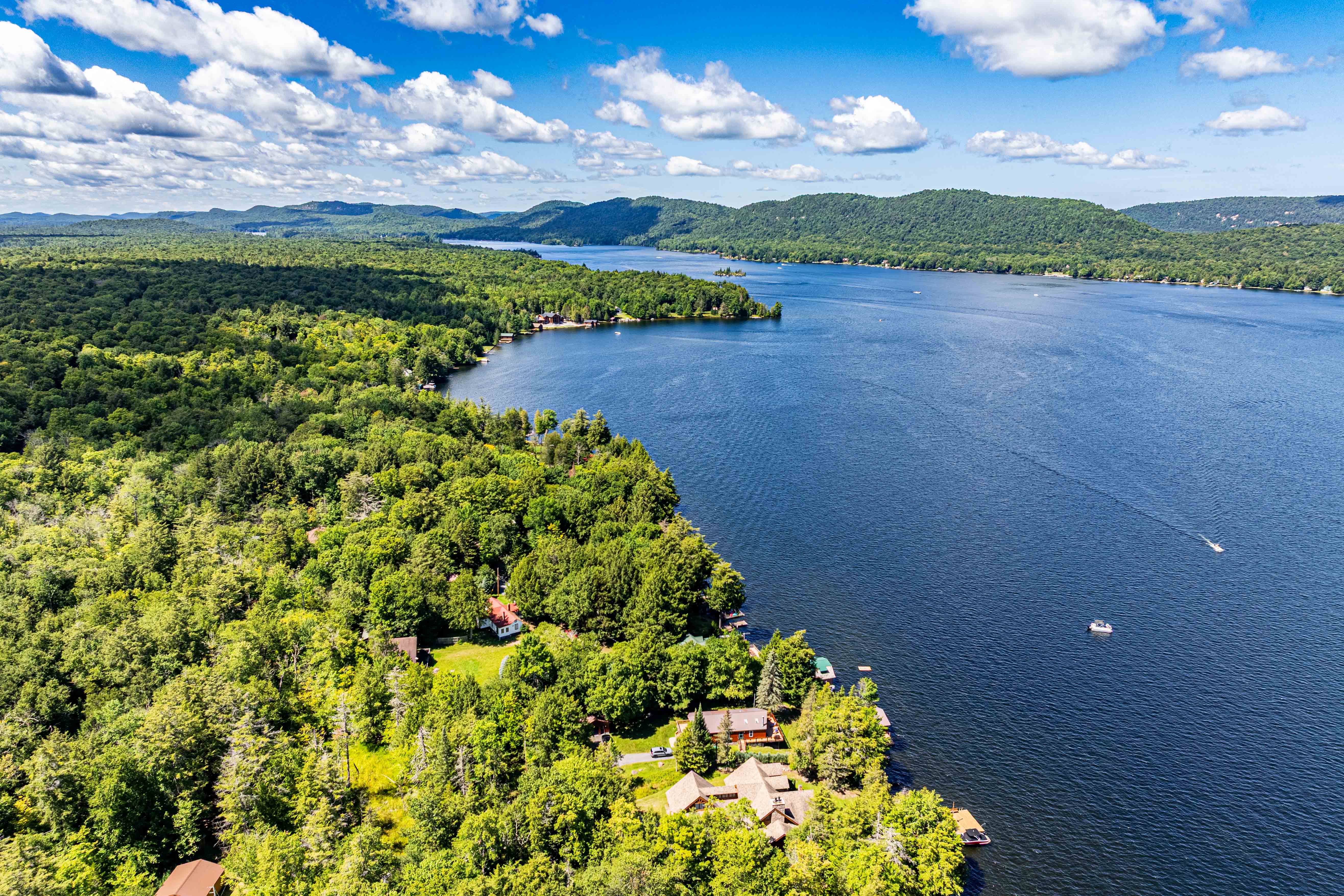  Historic Ramblers Lodge on Fourth Lake - 物件實景