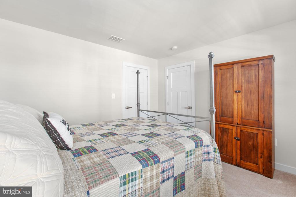 Fredericksburg, Virginia, 22401, United States, 4 Bedrooms Bedrooms, ,4 BathroomsBathrooms,Residential,For Sale,1999517