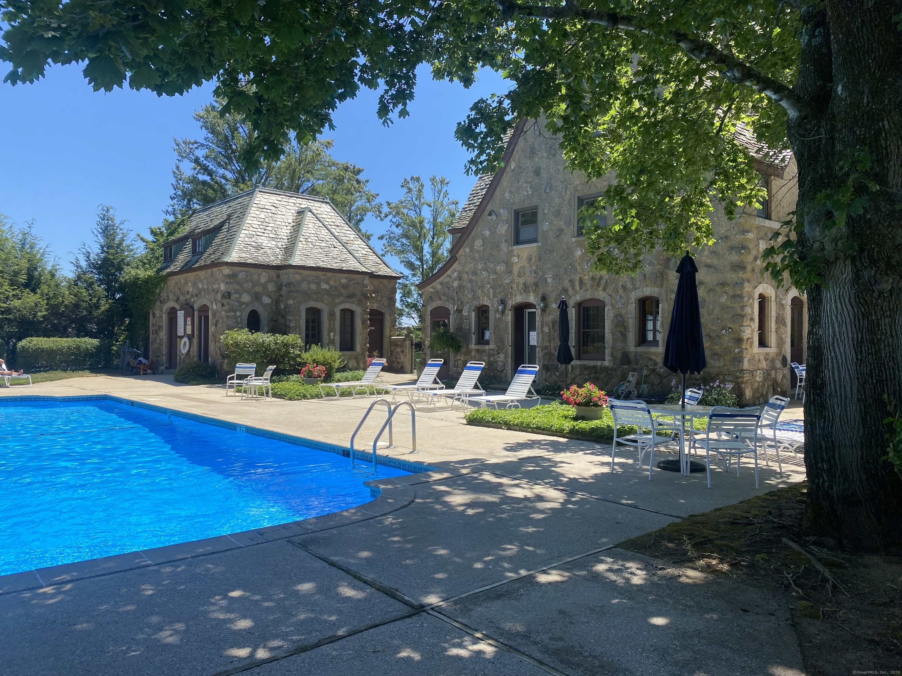 Madison, Connecticut, 06443, United States, 2 Bedrooms Bedrooms, ,3 BathroomsBathrooms,Residential,For Sale,1926954